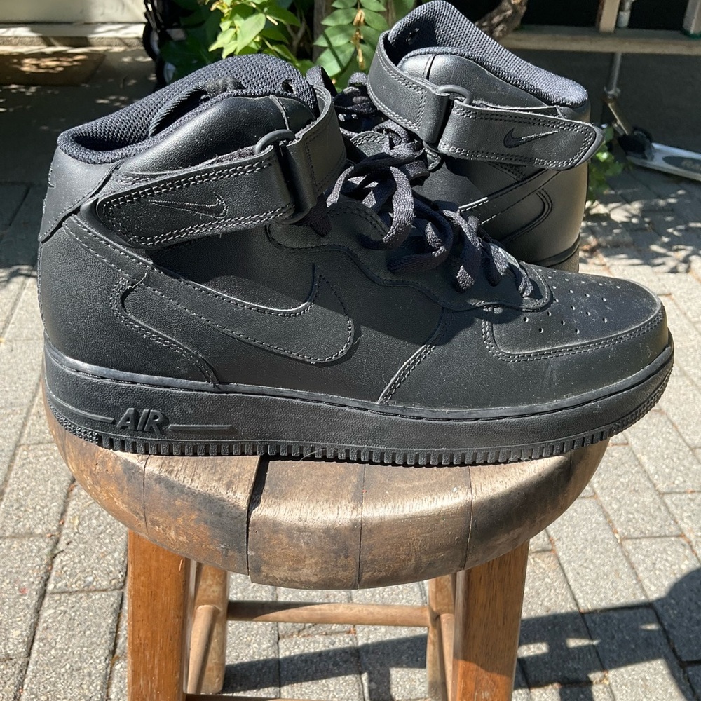 Nike Air Force Ones Size 12 - Picture 3 of 5